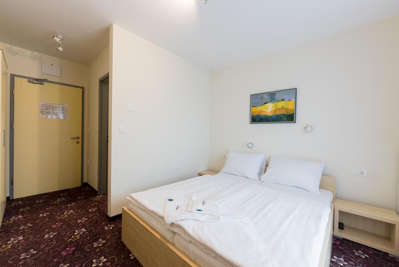 Hotel Jakec Trije Kralji Na Pohorju Zgornja Loznica 外观 照片